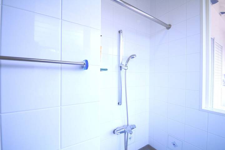 Room 13 of 21