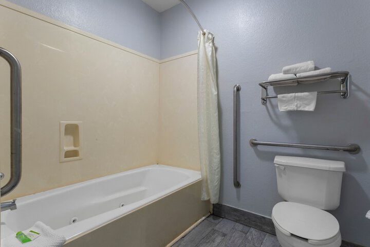 Room 20 of 26