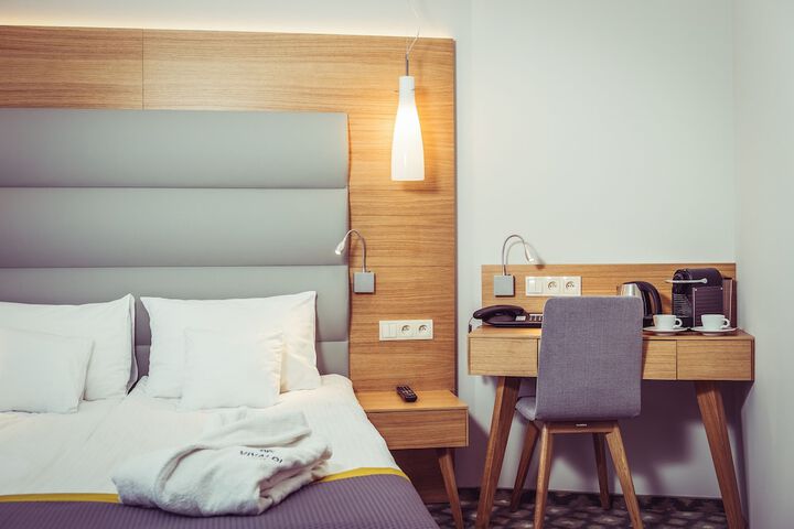 Room 10 of 62