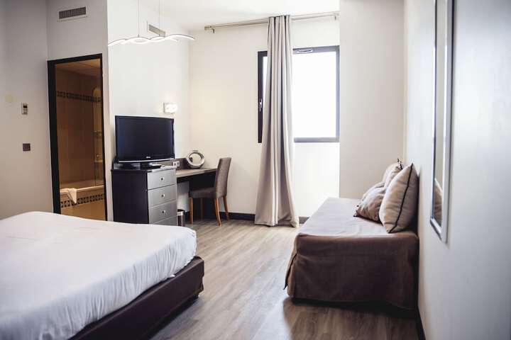 Room 11 of 51