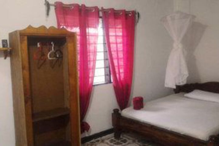 Room 9 of 23