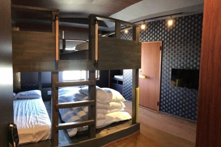 Room 14 of 60