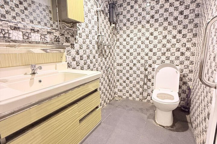 Room 17 of 29