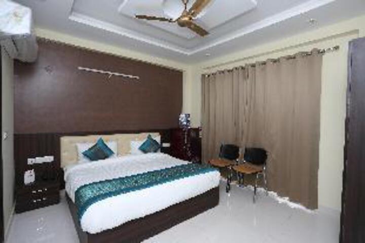 OYO 12081 Palm Garden Suites