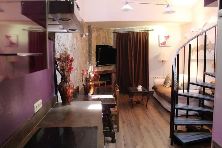 Room 3 of 12