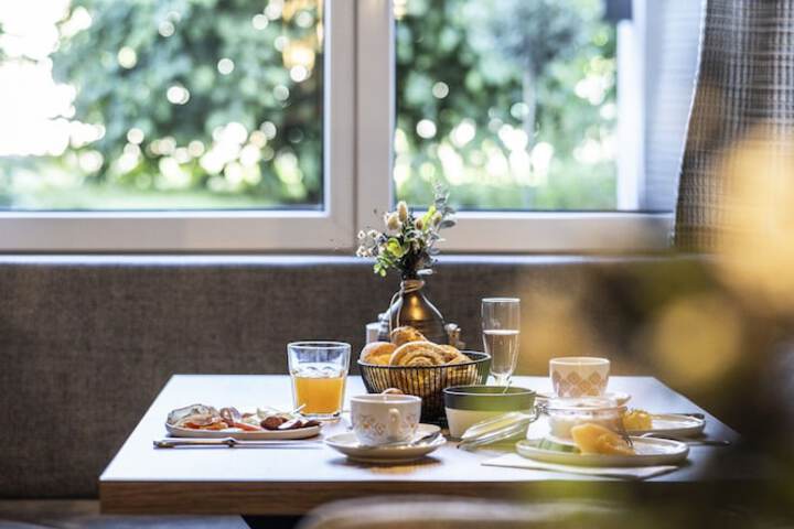 Dining 52 of 78