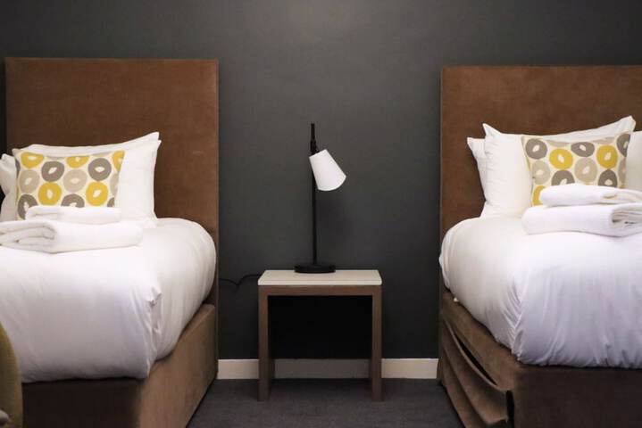 Room 35 of 149