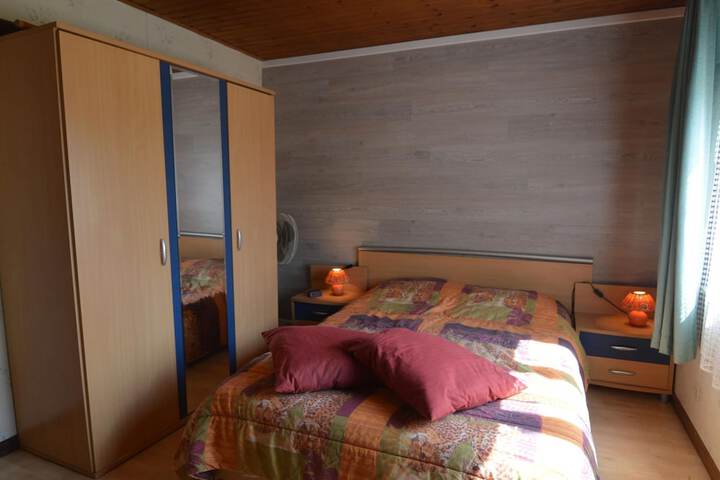 Room 2 of 35