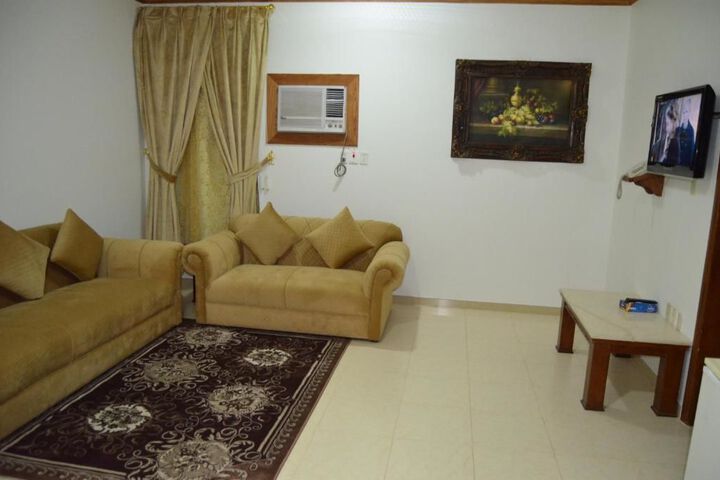 Room 9 of 25