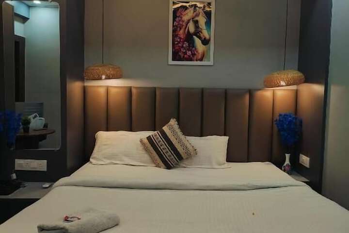 Room 3 of 34