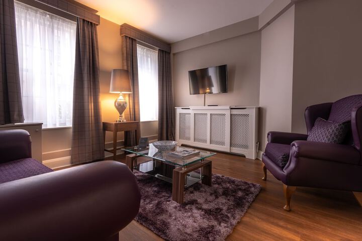 Room 27 of 52