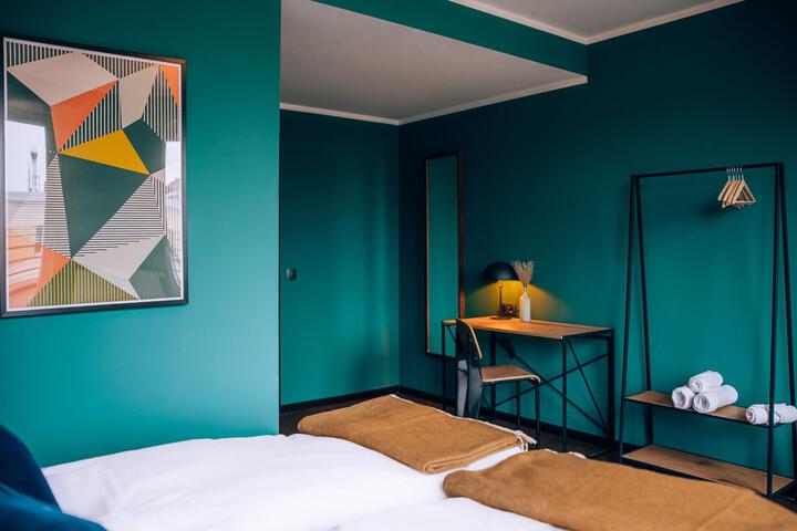 Room 3 of 25