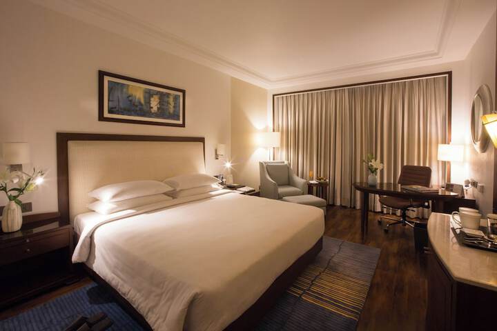 Room 27 of 61