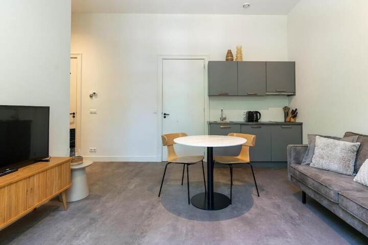 Room 2 of 21