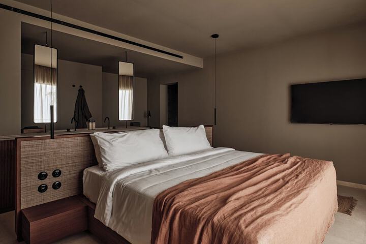 Room 35 of 225