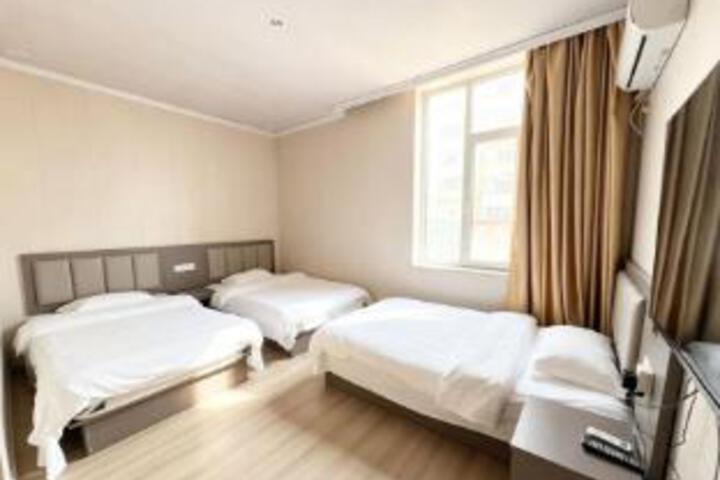 Room 5 of 6