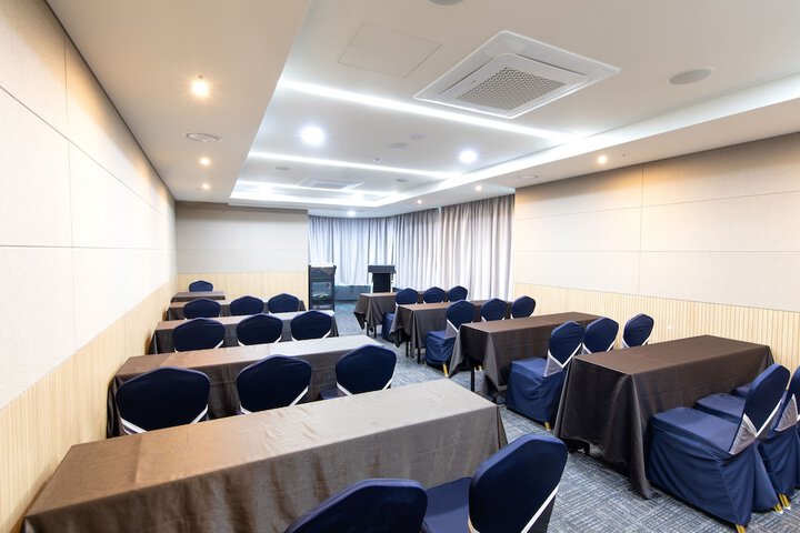 Reception hall