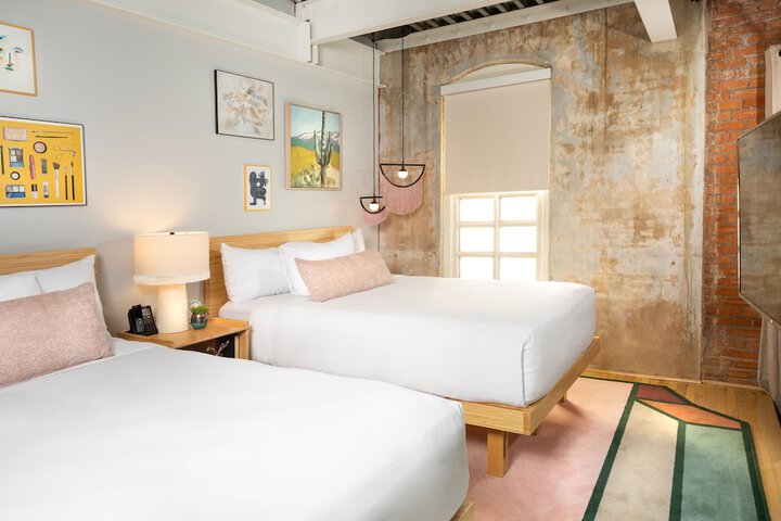 Room 10 of 62