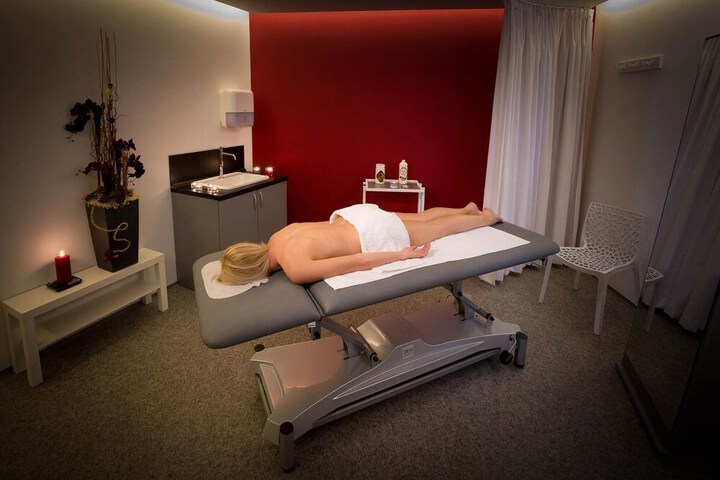 Spa 21 of 40