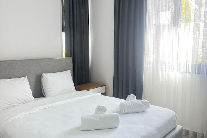 Room 26 of 196