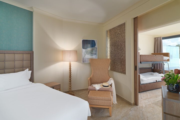Room 35 of 168