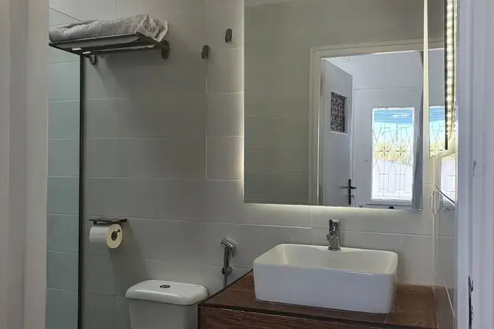 Room 7 of 20