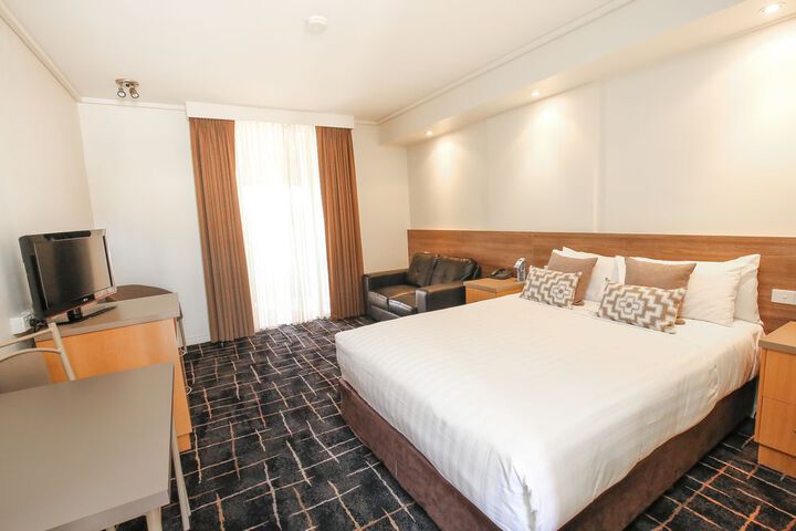Room 11 of 25