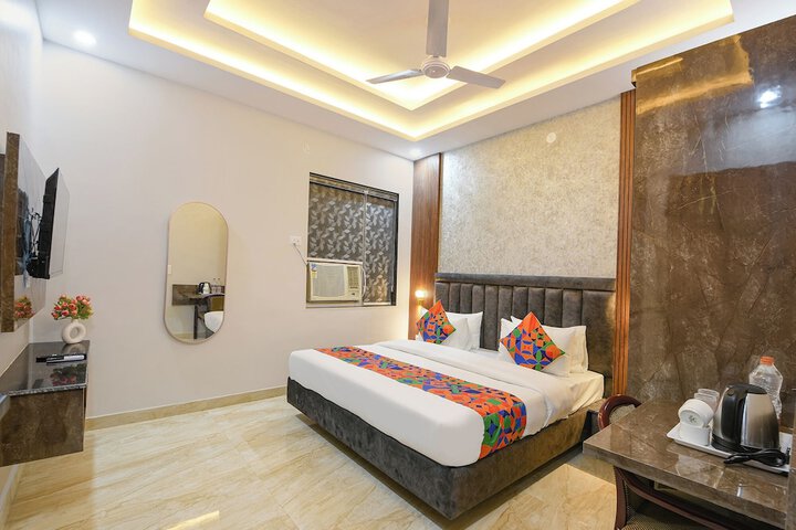 Room 15 of 36
