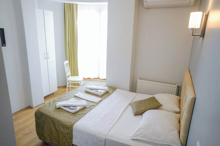Room 30 of 53