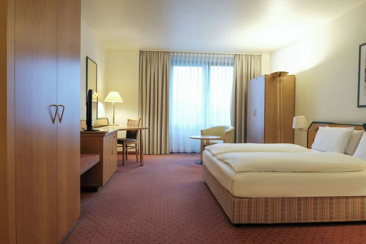Room 28 of 78