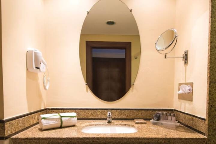 Room 15 of 115