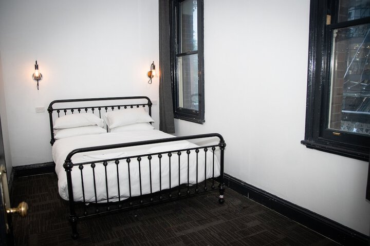 Room 21 of 37