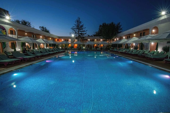 Pool 58 of 87
