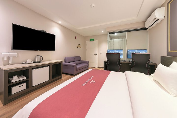 Room 34 of 85