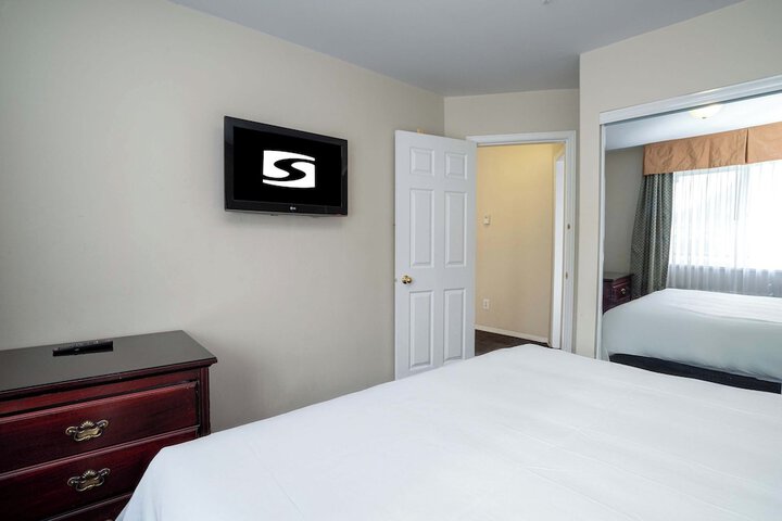 Room 25 of 48