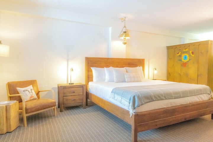 Superior King Bed (17 of 23)