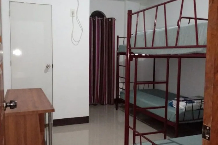 Room 13 of 20