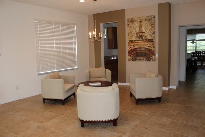 Room 10 of 29
