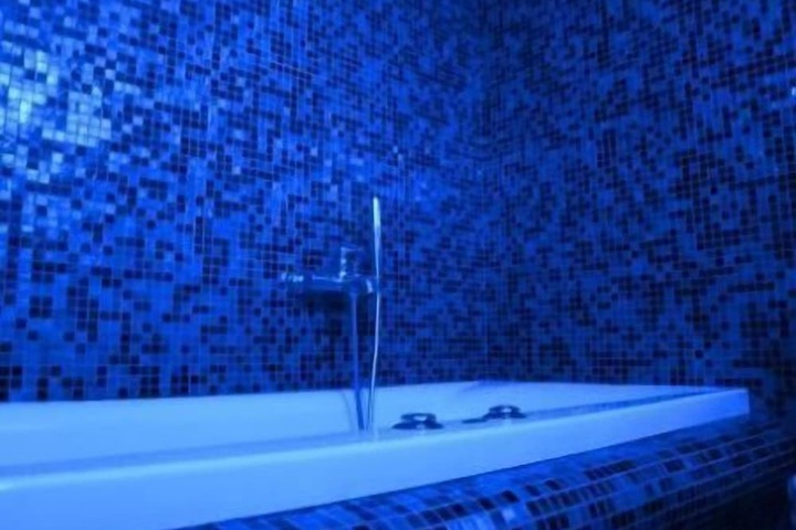 Jetted tub