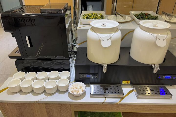 Breakfast/Coffee Service 19 of 28