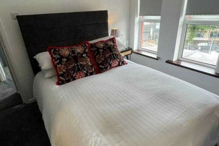 Room 12 of 21