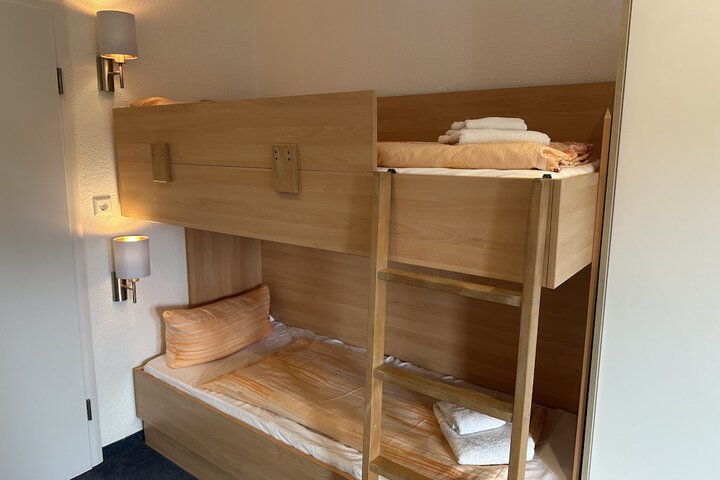 Room 42 of 109