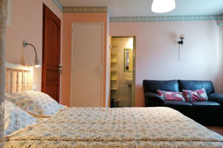 Room 13 of 32