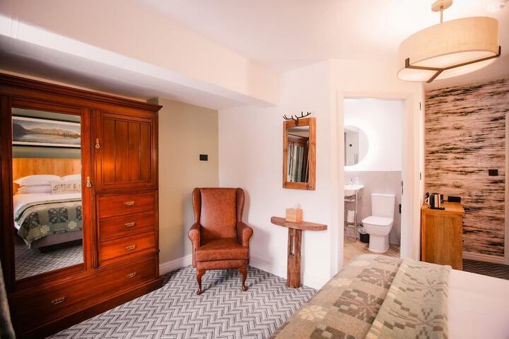 Room 10 of 60