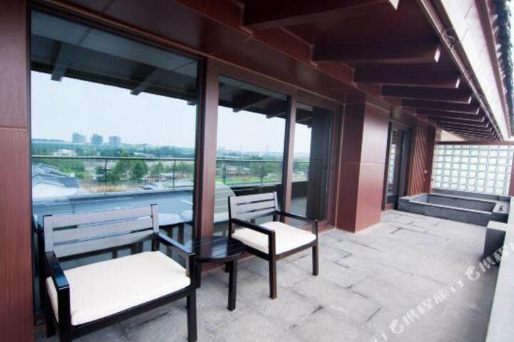 Weigao Hot Spring Hotel