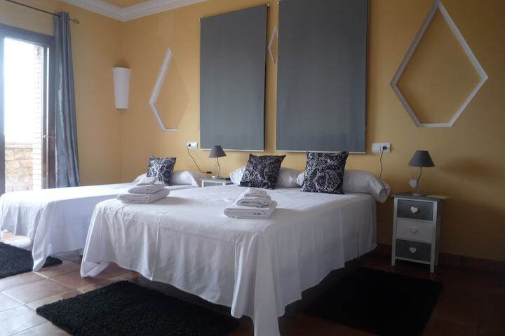 Room 13 of 26