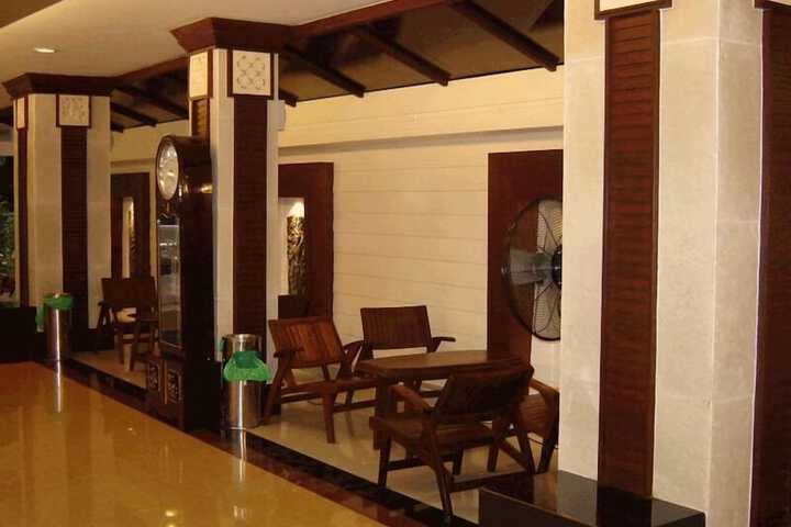 Hotel Interior 4 of 28