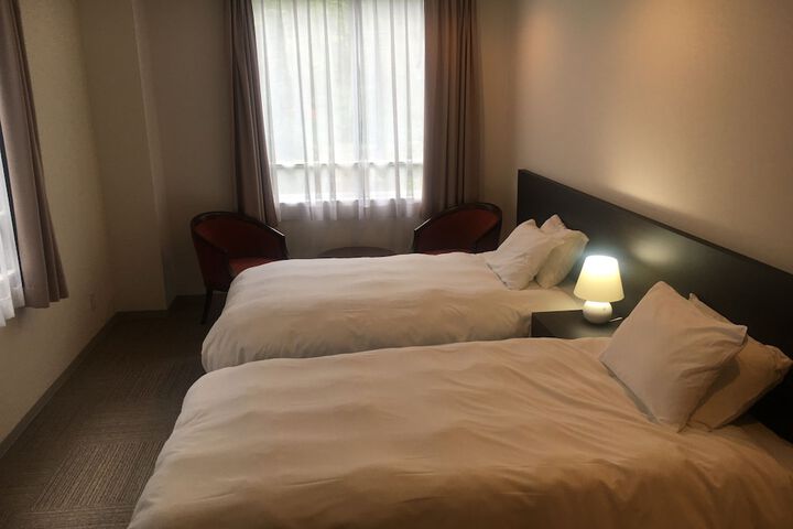 Room 6 of 44
