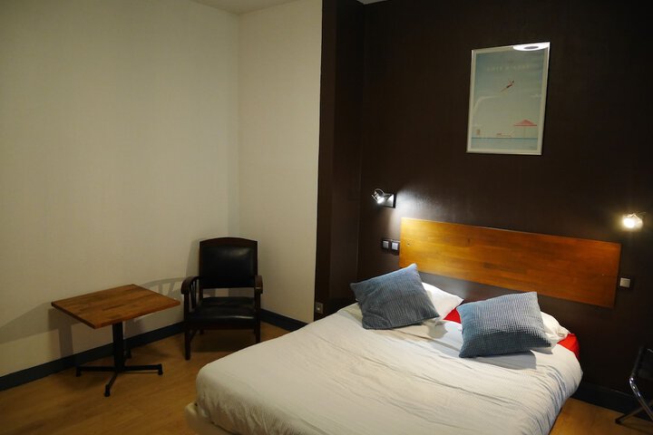 Room 9 of 22