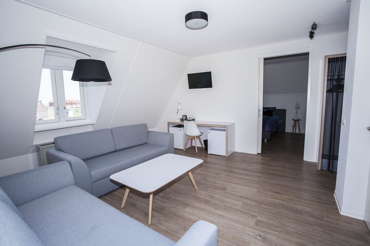 Room 3 of 36